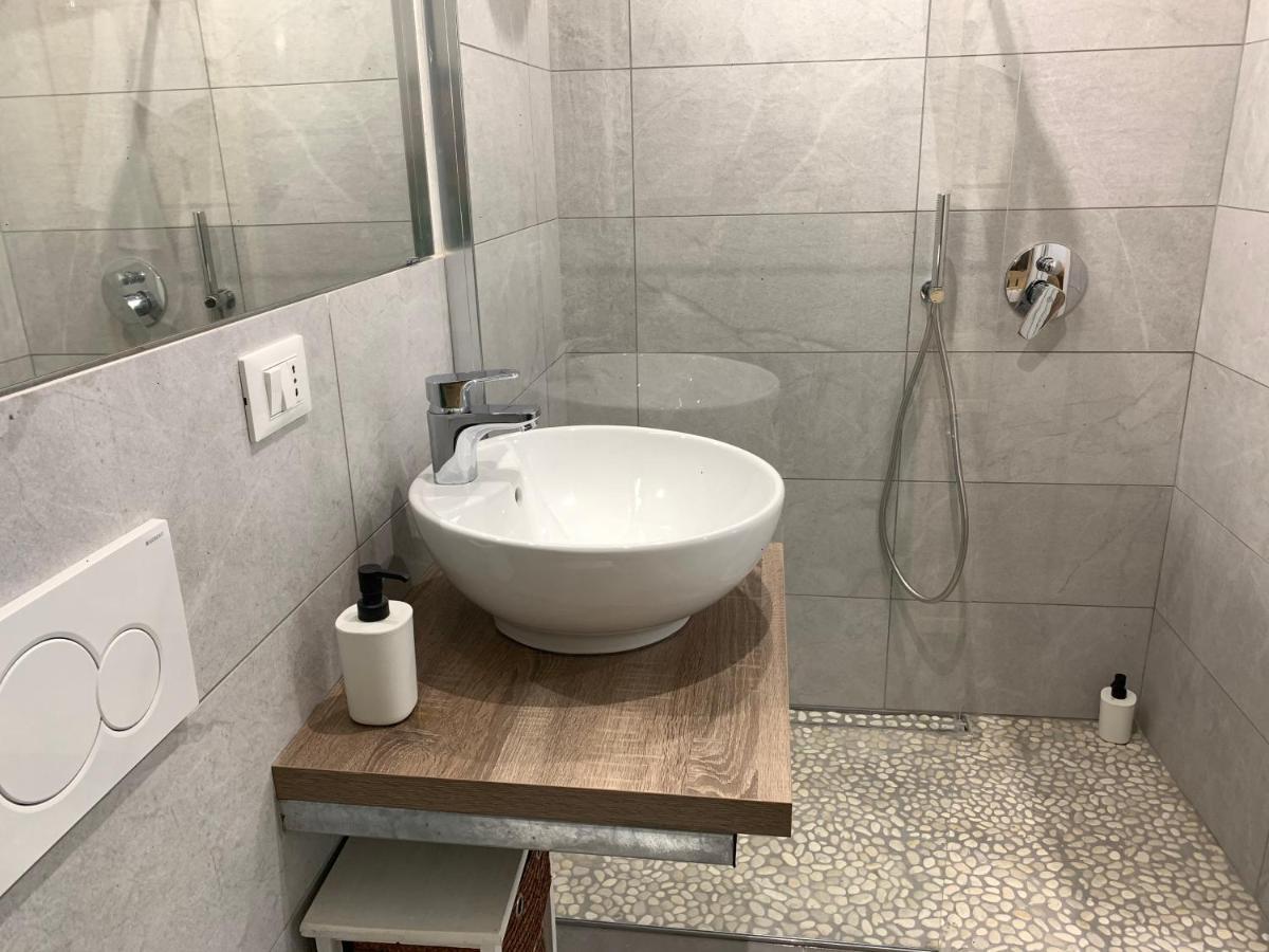 Metroloft Bed & Breakfast Bolonya Dış mekan fotoğraf